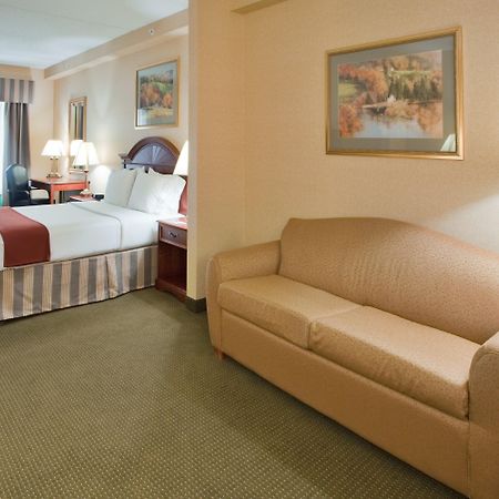 Holiday Inn Express Hotel & Suites Drums-Hazelton, An Ihg Hotel Rum bild